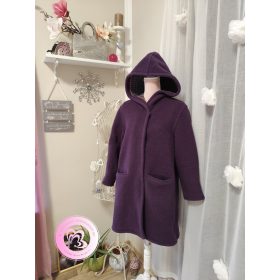Vastagabb lila kapucnis szövetkabát