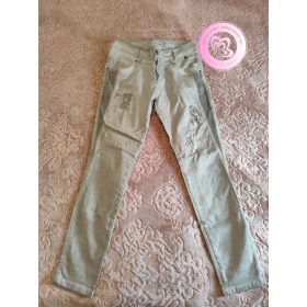 Tredy csipkés, koptatott farmernadrág